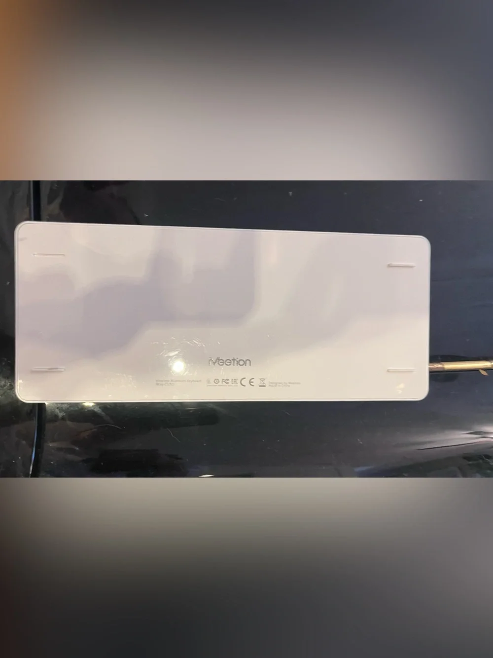 Meetion white Bluetooth keyboard - lightly used from Amazon